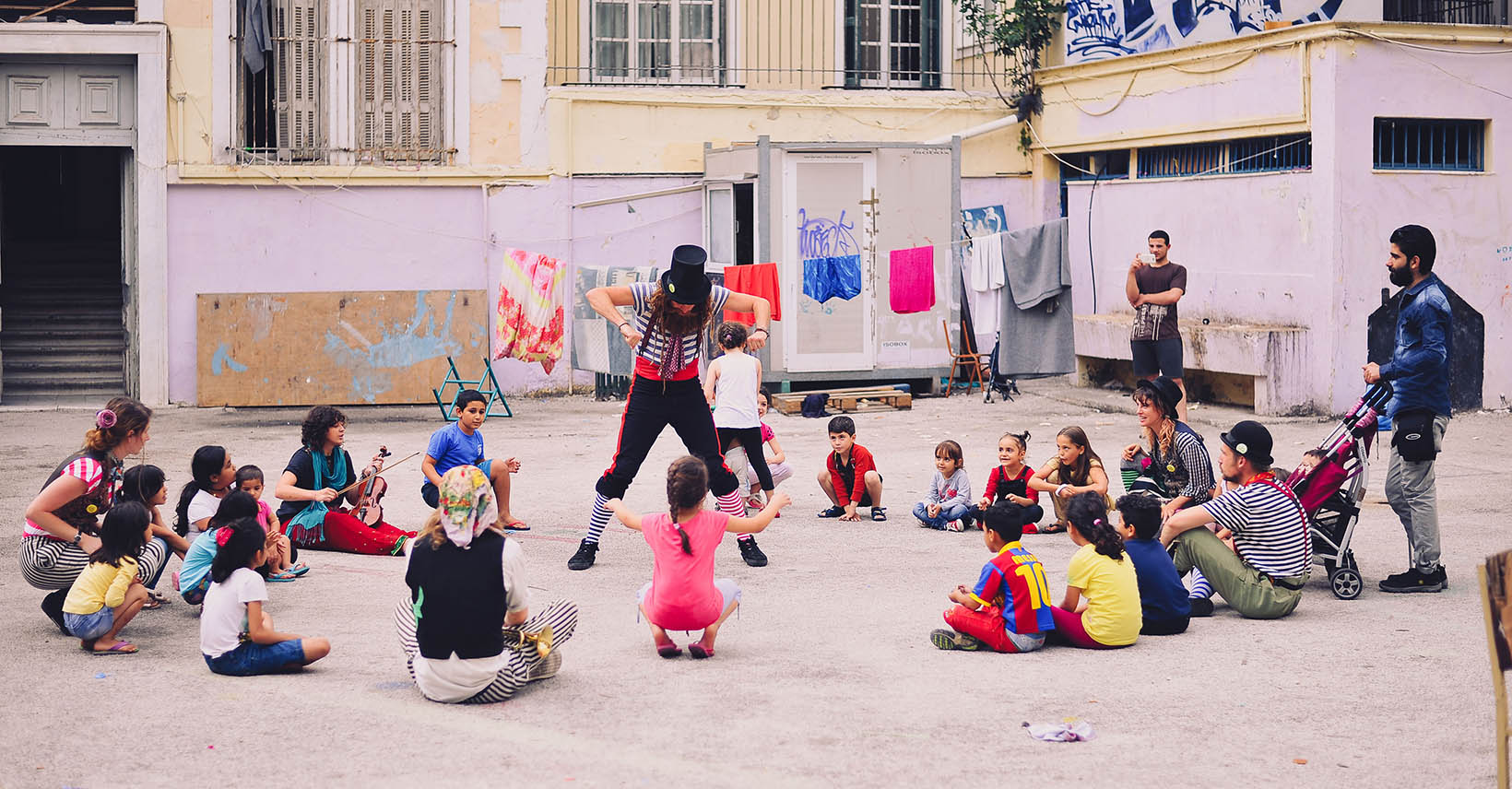 Play and the art of playful communication - Flying Seagulls